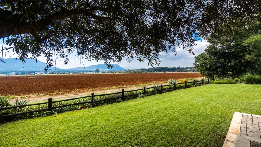 4 Bedroom Property for Sale in The Coves North West